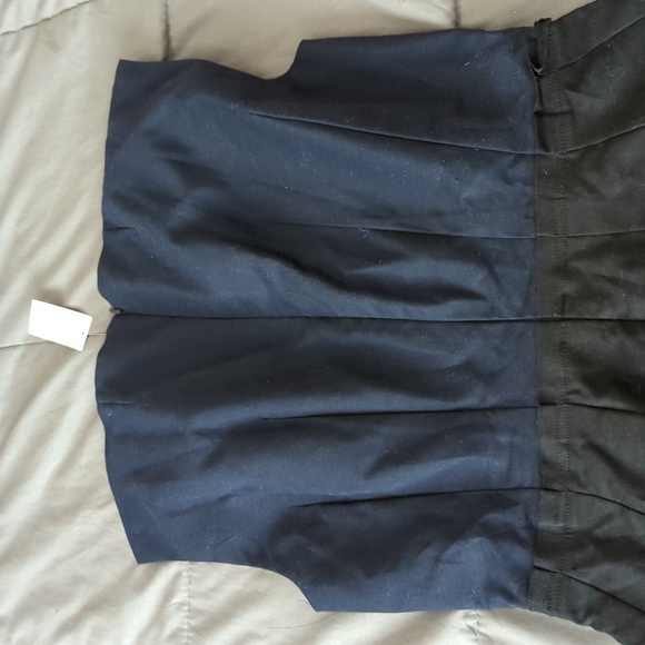 Adorable knee length dress with pockets. BRAND NEW. - Picture 5 of 5